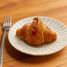 Nến thơm hình bánh sừng bò, thiết kế sáng tạo, quà tặng sinh nhật hoặc quà lưu niệm. - nhiều màu - Xem 3