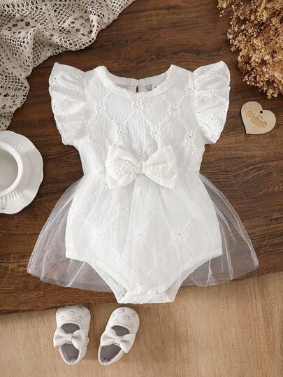 1件女童/幼儿休闲蝴蝶结装饰柔软舒适提花拼接纯色网纱喇叭袖连体衣，适合户外穿着，春夏款