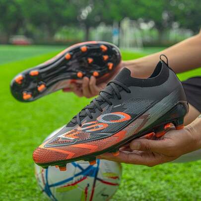 专业可更换鞋钉男女通用足球鞋，长鞋钉适用于人造草坪和天然草坪，适合竞技比赛和日常训练，TPU无缝鞋面