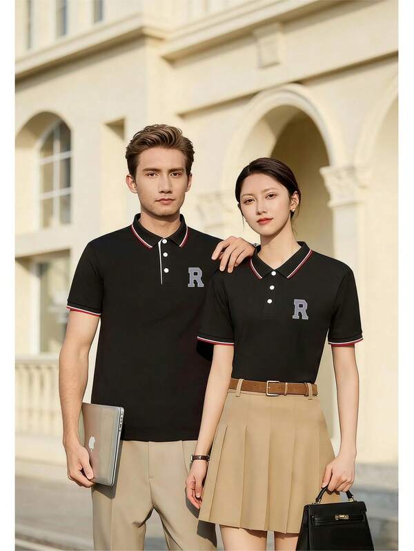 男女皆宜的高端优雅商务休闲 Polo 衫，采用提花罗纹纽扣领设计和时尚品牌印花图案，非常适合商务办公、休闲穿着、棒球活动和日常居家穿着，也可以作为情侣套装作为礼物赠送。