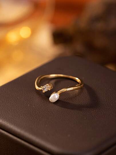1枚极简主义女士戒指，金色白色仿珍珠椭圆形锆石开口戒指（无包装盒），适合日常佩戴，是圣诞节、母亲节、情人节、周年纪念日的理想礼物（注：由于光线和拍摄角度的原因，实际产品与图片可能存在轻微色差）