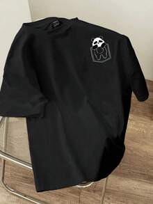 Manfinity UrbanChill Camiseta de punto de cuello redondo de manga corta para hombre en color blanco, Camiseta gráfica divertida y linda de panda, Regalo para el novio, Para salir - Negro - Ver 5