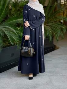 女款優雅蝴蝶刺繡伊斯蘭 Abaya 長袍，長版正式與休閒款 Ramadan 禮服，落地長裙，秋季款 - 藏蓝色 - 查看 3
