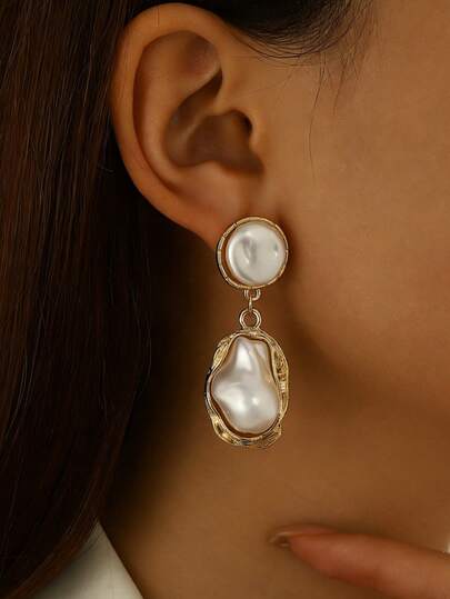 1 Đôi bông tai ngọc trai giả kiểu Baroque mạ vàng mới, thiết kế bất đối xứng, thanh lịch, thời trang, đa năng, bông tai ngọc trai nuôi cấy thích hợp đeo hàng ngày.