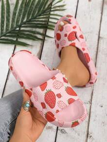 New Women's Home Slippers Featuring A Cute Strawberry Print. Made From Soft EVA Material, The Soles Are Slip-Resistant, And They Provide A Silent Feel, Making Them Perfect For Indoor Home Use And Casual Daily Wear. - Hồng - Xem 2