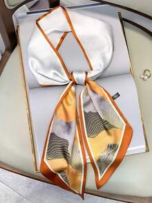 一条长款真丝围巾，双面印花，触感如丝般柔滑，适合女性在春、夏、秋季佩戴，可围在脖子上，搭配衬衫、牛仔裤，也可作发圈或头巾使用。 - 彩色 - 查看 3