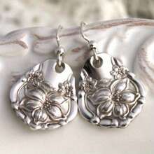 1 Pair Vintage Floral Engraved Asymmetrical Geometric Shape Pendant Earrings, Handmade Jewelry Designed For Women, Suitable For Daily Wear And Vacation, An Excellent Gift Choice For Her - Antique Silver - View 1