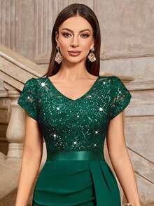 Đầm cocktail ôm sát người, tay phồng, xếp ly, xẻ cao, đính sequin và ren sang trọng, thích hợp cho tiệc cưới, lễ tốt nghiệp, tiệc tối trang trọng. - Màu xanh lá cây đậm - Xem 10