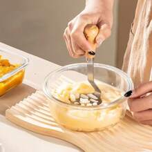 1个熊形不锈钢土豆捣碎器，立式食物压榨器，可用于捣碎鸡蛋和土豆，多功能滤勺 - 彩色 - 查看 4