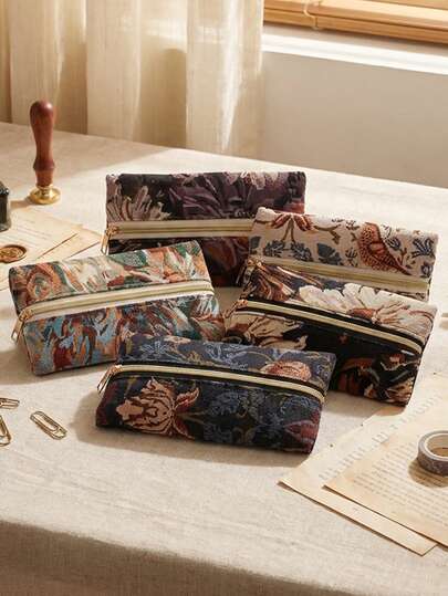 1 hộp bút dệt jacquard màu sắc rực rỡ, dung tích lớn, họa tiết cây cỏ, có khóa kéo màu vàng hồng, có thể dùng làm túi đựng đồ trang điểm du lịch, để sắp xếp bút kẻ lông mày và son môi, thích hợp để đựng đồ dùng học tập và đồ dùng làm đẹp, một món quà lý tưởng cho học sinh và nhân viên văn phòng, thích hợp cho các dịp tựu trường, Lễ Tình nhân, Halloween, Giáng sinh, Lễ Tạ ơn, Sinh nhật, Quà tặng mùa tựu trường, Ngày Thánh Nicholas, Lễ Hiển Linh, Giáng sinh, hộp bút đơn giản và dễ thương.