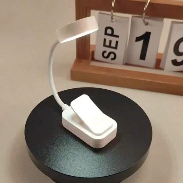 1 pieza Luz de lectura giratoria con clip, giro de 360°, brillo regulable, alimentada por batería (batería no incluida), adecuada para mesita de noche, escritorio, dormitorio, estudio, oficina, dormitorio