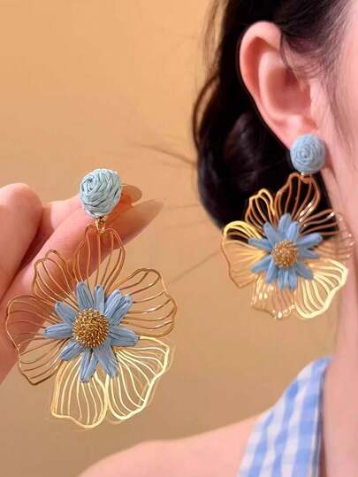 Hoa tai bằng sợi rafia rỗng kiểu dáng lễ hội, thời trang và thanh lịch, phụ kiện tai nhỏ nhắn và độc đáo dành cho phụ nữ.