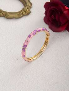 这款复古新款中式宫廷风手链，镶嵌钻石，饰以色彩缤纷的花卉图案，并采用珐琅涂层，开口设计，弹性十足，适合女性在办公室、日常、街头、音乐节等场合佩戴，是时尚女士的理想饰品。它也是一份节日礼物，适合婚礼、情人节、母亲节和生日等场合。 - 花 - 查看 8