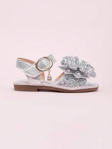 Giày sandal mới năm 2026 cho bé gái, giày công chúa cho trẻ em với nơ đính đá, giày đi biển cho bé gái học sinh, giày mùa hè. - Bạc - Xem 3