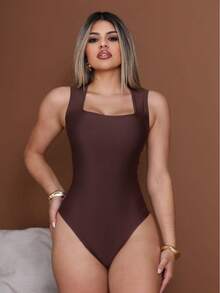 Women's Bodysuit With Padded Cups, Square Neckline, Wide Straps, Fitted Style, Basic And Elegant Fashion. Aura Bodysuit With Padded Cups. - 鏽棕色 - 查看 4