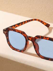 1 Pair Unisex Square Leopard Print Blue Classic Sunglasses, Timeless Design Suitable For Daily Life, Rave Parties, Music Festivals, Street Photography, Weekend Outfits, Family Outings, Fits All Face Shapes, Also Suitable For Back To School, College Style, Campus Looks - Leopard Blue - View 3