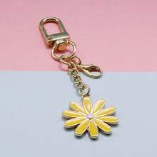 5个双面珐琅雏菊钥匙扣，花朵吊坠配迷你龙虾扣，多功能包饰，可用于挂护手霜、唇彩和钥匙 - 雛菊鑰匙圈 - 查看 13
