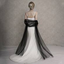 1件简约轻盈雪纺飘逸时尚仿珍珠超长拖尾多功能披肩/斗篷，适合搭配婚纱 - 黑色 - 查看 4