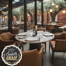 Bộ 4 tấm lót bàn ăn lễ tốt nghiệp đường kính 15 inch, làm từ sợi polyester với họa tiết mũ tốt nghiệp và vòng nguyệt quế vàng, viền đen và vàng, thích hợp cho tiệc tốt nghiệp, bữa tối, ăn uống tại nhà, lễ kỷ niệm tốt nghiệp. - A - Xem 7