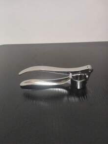 1pc Stainless Steel Garlic Press, Manual Garlic Chopper, Ginger Mincer, Kitchen Tool, Anti-Rust Professional Garlic Crusher, Easy To Squeeze And Clean, Vegetable & Fruit Tool, Kitchen Gadget, Home Essential, Creative Kitchen Tool - Multicolor - View 13