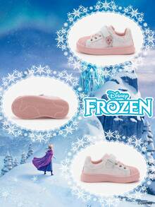 Disney 一双冰雪奇缘官方授权联名儿童运动鞋，包含艾莎公主、安娜公主和阿伦黛尔公主款，适合日常、假日运动和户外活动穿着。舒适防滑透气鞋底，适合儿童脚型。 - 粉色 - 查看 4