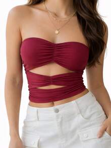 Cropped Strapless Summer Top With Ruching And A Cutout At The Stomach. - 酒紅色 - 查看 2