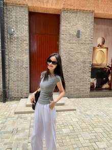 女款夏季短袖 T-shirt，設計感船領修身優雅灰色針織上衣，休閒風格 - 花灰色 - 查看 3