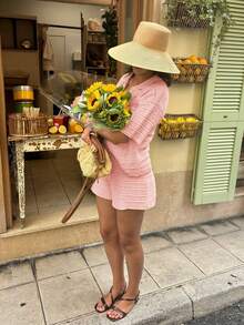 度假必备针织套装：女士短袖针织开衫，配有 Polo 领、布质纽扣和口袋，搭配宽松弹力腰短裤。时尚舒适的两件套，粉色系，是度假的理想之选。 - 粉色 - 查看 7