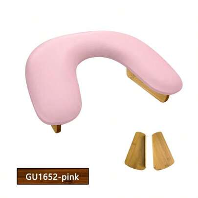 Phần đáy của gối kê tay hình chữ U dùng để vẽ móng có tích hợp đèn soi móng, giúp tiết kiệm không gian trên bàn làm việc.