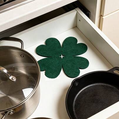 6/3/1件套毛毡花朵和心形餐具沥水垫，防滑餐具杯垫，适用于圣诞节、感恩节、万圣节、情人节、独立日、复活节、新年、圣帕特里克节、六月节、父亲节、独立日、劳动节、感恩节、狂欢节、母亲节等节日，是家庭聚会、派对和朋友聚会的理想之选。