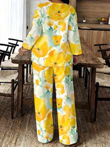 A Set Of Plus Size Women's Lapel Short-Sleeve Long Pants In White With Yellow Poppies, Fresh And Gentle, Woven Fabric, Soft And Casual, For Best Friends, Suitable For Afternoon Tea Gatherings In Summer - 彩色 - 查看 3