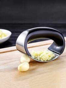 1pc Manual Stainless Steel Garlic Crusher Mincer, Kitchen Garlic Press, Ring Shaped Manual Garlic Press Masher, Multi-Function Squeezer Tool, Easy To Clean Kitchen Tool For Quickly And Effectively Crushing Garlic, Vegetable Mincer, Vegetable Cutter, Kitchen Slicing Tool, Kitchen Tool. - Multicolor - View 3