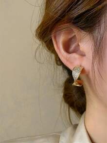 1 Đôi bông tai đính đá hình chữ C sang trọng, tinh tế, thời trang, chất liệu đồng, phù hợp cho nữ giới đeo hàng ngày, dự lễ hội và tiệc tùng. - Loại C - Xem 3