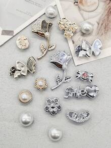 16 chiếc phụ kiện trang trí giày bằng nhựa hình hoa vàng bạc lấp lánh, tự làm đồ trang trí sang trọng, hình trái tim và bướm, phụ kiện khóa giày dép, kẹp giày ngọc trai nhân tạo, đồ trang trí phù hợp với dép lê nữ, dép xăng đan, dép đi vườn, giày đi biển, túi xách, quà tặng Giáng sinh, Halloween, sinh nhật, lễ hội, quà tặng trang trí tiệc. - Nhiều màu - Xem 2