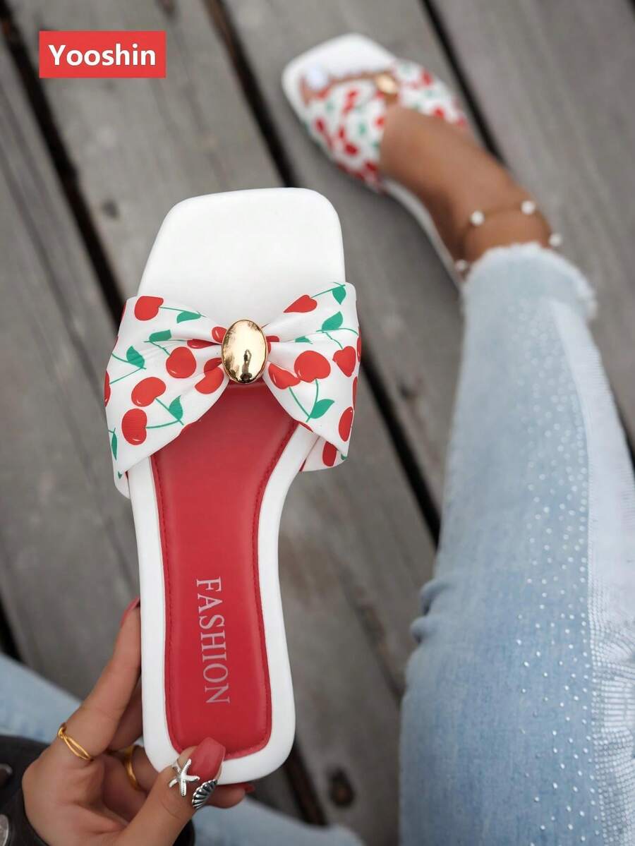 Dép xăng đan nữ mới về, thiết kế mũi vuông đế bằng, điểm nhấn nơ tươi tắn, phụ kiện kim loại mạ vàng cao cấp, kiểu dáng xỏ chân, nhẹ nhàng và thoải mái, dễ phối đồ, phù hợp cho ở nhà, dã ngoại mùa xuân/hè, kỳ nghỉ đồng quê, dép đi biển thời trang đường phố. - Đỏ - Xem 1