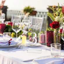 Bảng số bàn cưới bằng acrylic trong suốt 5x7 inch kèm chân đế, in chữ thư pháp màu trắng, bảng số bàn acrylic dùng cho tiệc cưới và lễ tân. - Xem 7