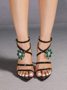 Jin Bei Qi 女士尖头纯色漆皮水钻花朵装饰单带交叉踝带露趾户外派对细高跟凉鞋，优雅迷人时尚派对宴会浪漫亮黑色高跟鞋 - 黑色 - 查看 4