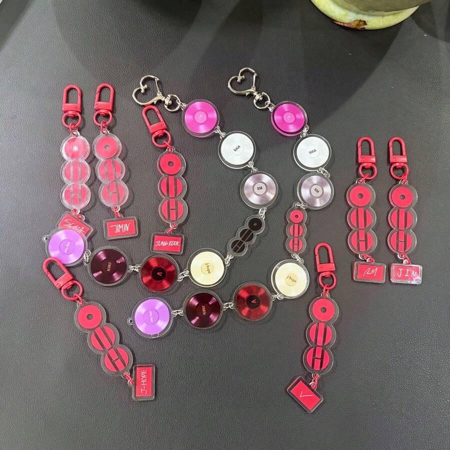 1个KPOP《阿里郎》唱片造型吊坠钥匙扣,RM、JIN、J-HOPE、JIMIN、V限量版周边,ARMY粉丝必备,可挂在背包上或装饰车钥匙,韩国流行音乐周边 - 彩色 - 查看 1