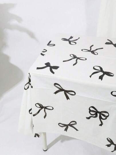 137*274厘米/53.94*107.87英寸派对装饰PE材质防水防油一次性桌布，时尚个性化白色背景黑色蝴蝶结图案桌布，适用于各种主题派对和日常装饰，可用作背景幕布/野餐垫