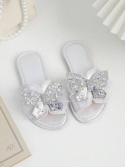 1 Pair Silver Plus Size Women's Fashion Slippers, Shiny Soft Leather + Colorful Crystal Rhinestone Mesh Butterfly Decor, Round Toe Soft Non-Slip Slip-On Design, Fashionable Bohemian Cute Princess Beach Slippers, Suitable For Students, Daily, Holiday, Party, Indoor & Outdoor, Spring/Summer New Arrival