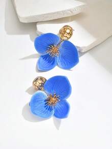 一对优雅的波西米亚海滩度假风仿真兰花、桃花、牡丹、绿石斛蜡染花卉吊坠耳环，适合女士参加派对、节日、婚礼、摄影等场合，可作为珠宝礼物。由于是手工制作，花瓣的颜色和尺寸可能略有差异。 - 彩色 - 查看 3