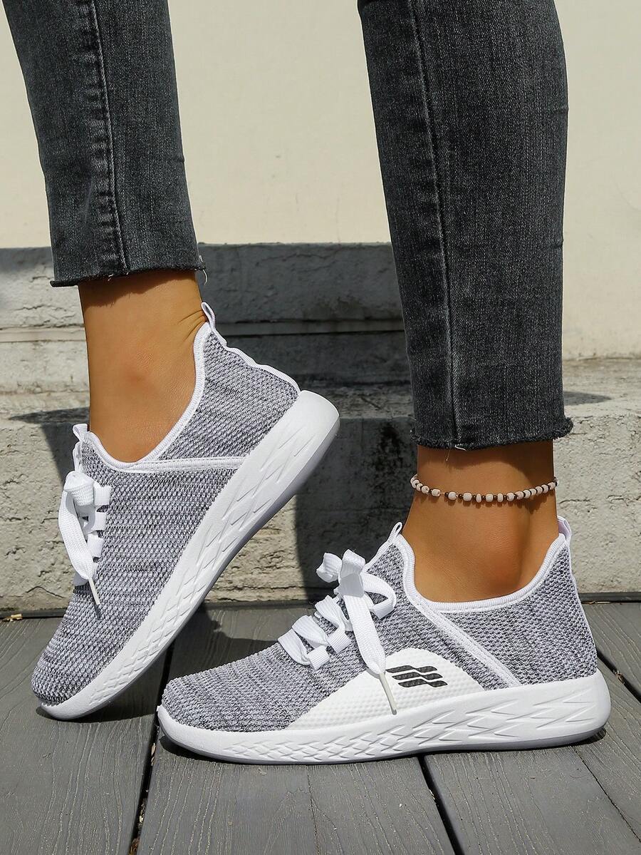 Giày thể thao mùa hè thoáng khí bằng lưới dành cho nữ, giày sneaker đế mềm nhẹ, giày chạy bộ dành cho học sinh.