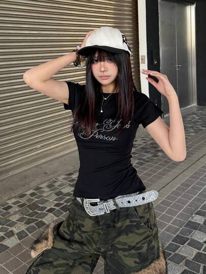 水钻字母印花圆领修身短袖女式T恤，复古街头风夏季休闲装