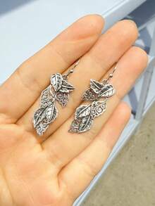 1 Pair Handcrafted Leaf Design Hollow Earrings, Vintage Fashion Style, Suitable For Women To Wear On Holidays And Festivals, A Perfect Gift For Her - Silver - View 10