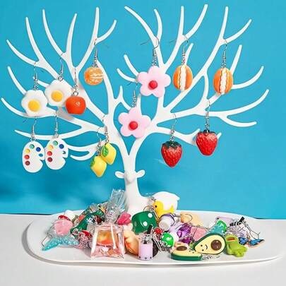 Bộ khuyên tai 25Paris lấy cảm hứng từ phong cách Y2K, độc đáo và vui nhộn, hoàn hảo cho trang phục thường ngày hoặc làm quà tặng (Kiểu dáng ngẫu nhiên)