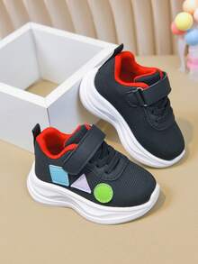 1双儿童黑色网面魔术贴运动鞋，易于穿脱且用途广泛 - 黑色 - 查看 4
