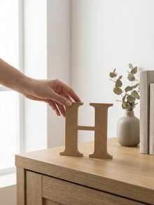 Corte preciso, bordes definidos, superficie lisa, grosor uniforme. Esta figura es ideal para decoraciones en fiestas, señalizaciones, presentaciones escolares, proyectos creativos, escaparates o personalización de espacios interiores. - H - Ver 1