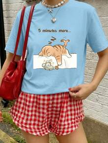 女士夏季圆领短袖T恤，印有“猫咪打盹”英文字母，适合夏季、海滩、街头、日常、工作、办公室派对、郊游、嘉年华、音乐节、情人节、聚会等场合。时尚的千禧年风格女式上衣，女士度假装扮。优雅的办公室着装、可爱上衣、女士假日装扮、约会之夜连衣裙、优雅女士上衣、夏季休闲装、女士度假服饰。 - 淺藍 - 查看 2