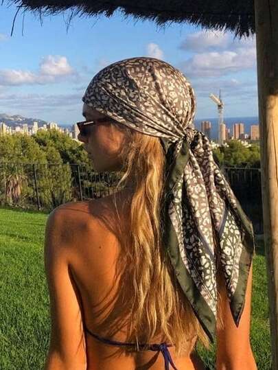 1pc Women Summer Chain Leopard 90cm Square Scarf Sunproof Bandana Versatile Daily Head Wrap