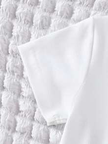 2pcs Baby Boy Casual Pocket Tee And Black & White Plaid Shorts Set, Spring/Summer - White - View 3